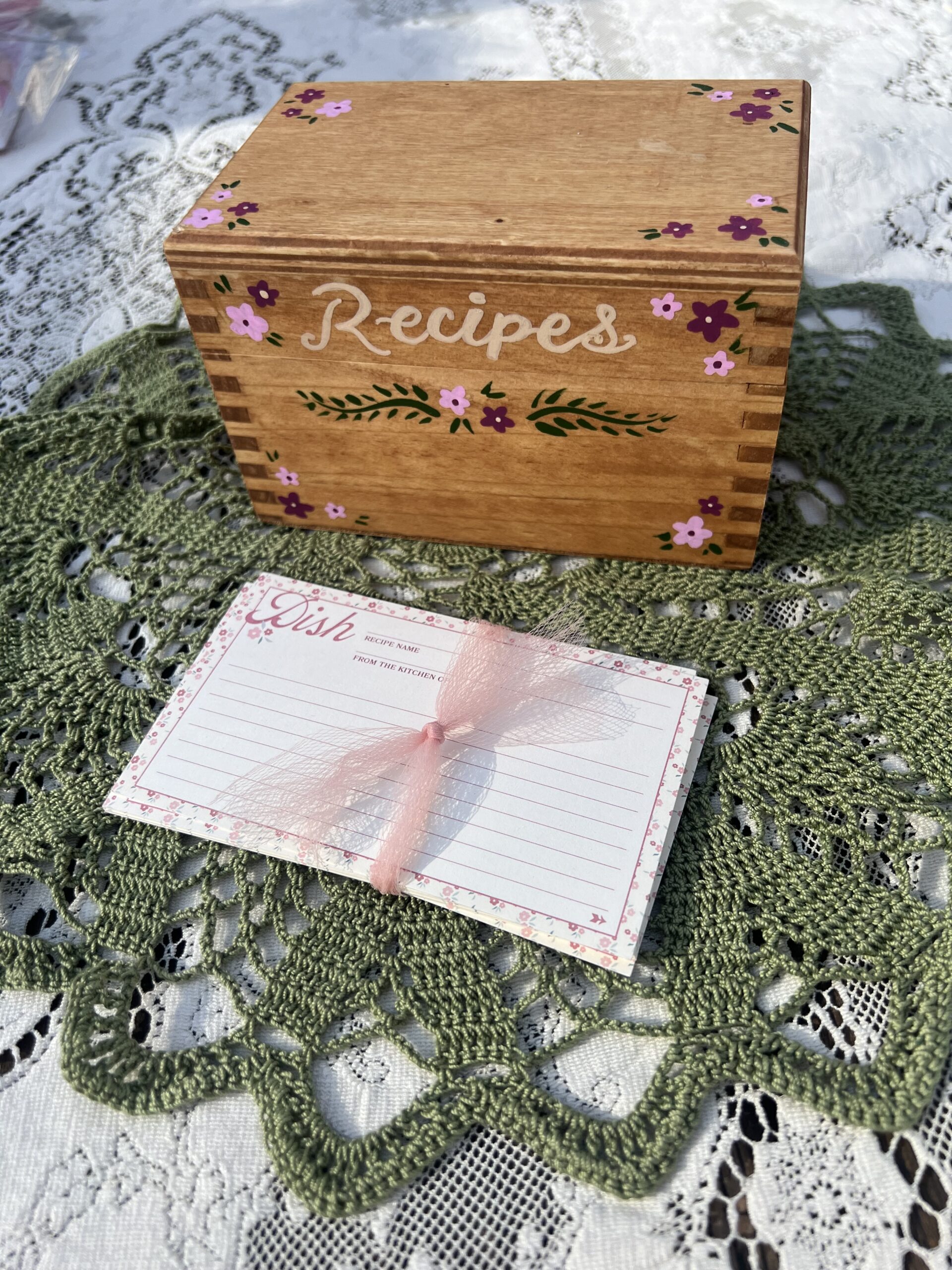 Hand-Painted Recipe Boxes & Cards - Vintage Dish & Tell